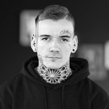 Carl David Scholz Designer & Tätowierer bei feINKunst Tattoo